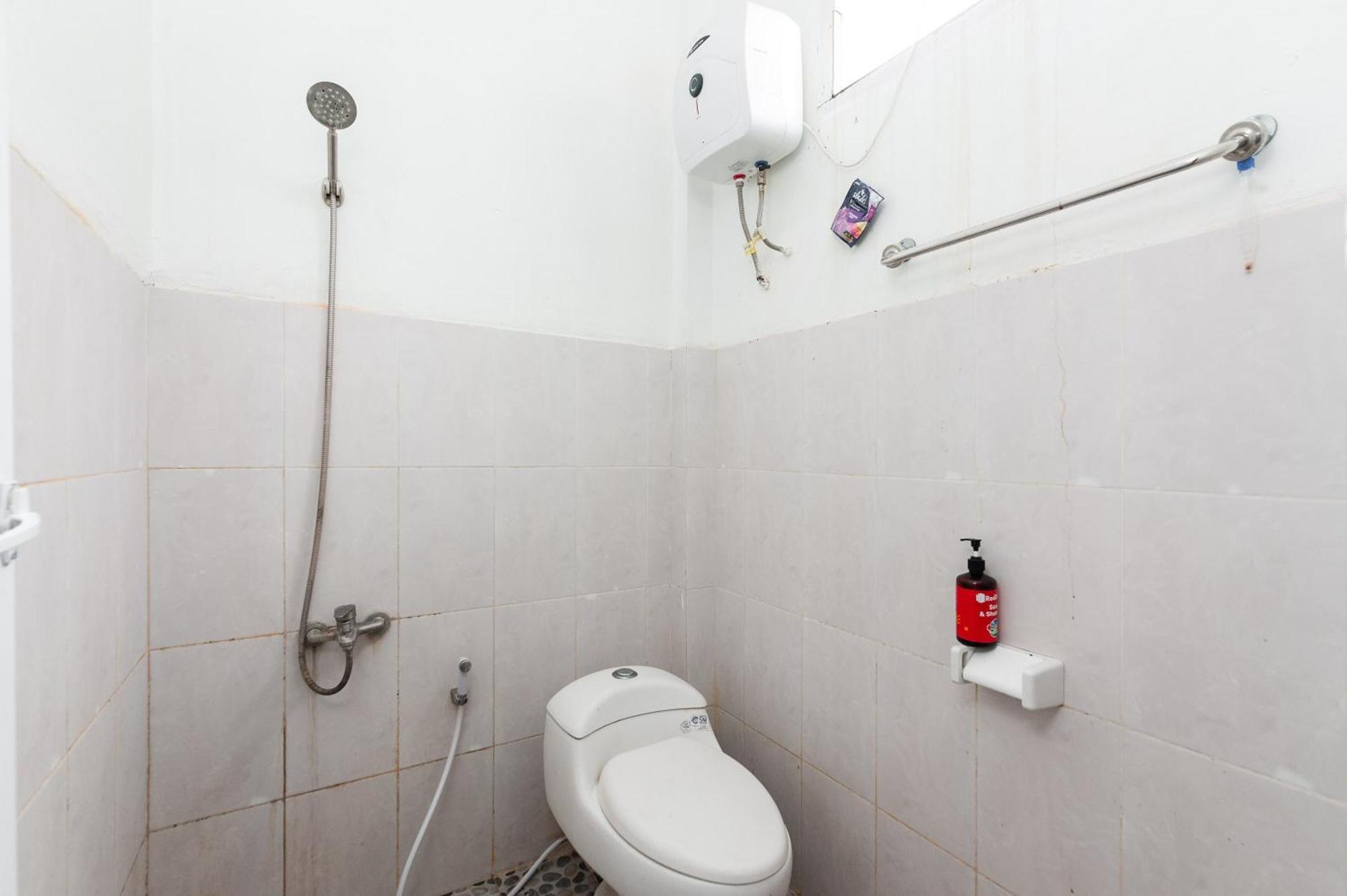 Reddoorz Syariah Near Rsud Zainoel Abidin Banda Aceh Otel Dış mekan fotoğraf